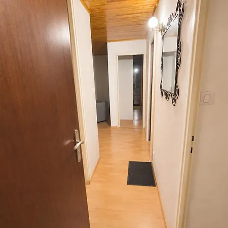 Le Cygne - 6-guest Balcony *
